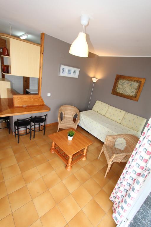 Estudis Africa Apartment Segur de Calafell Exterior photo