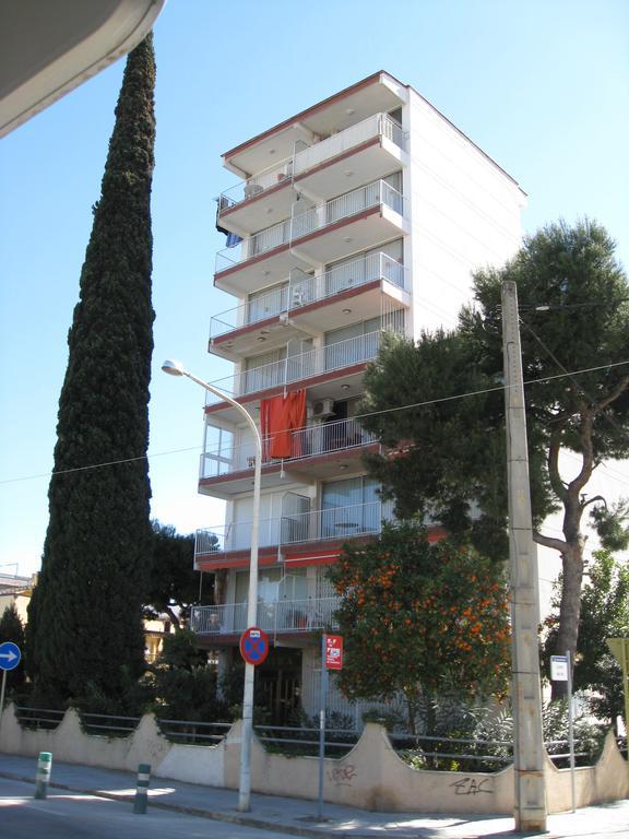 Estudis Africa Apartment Segur de Calafell Exterior photo