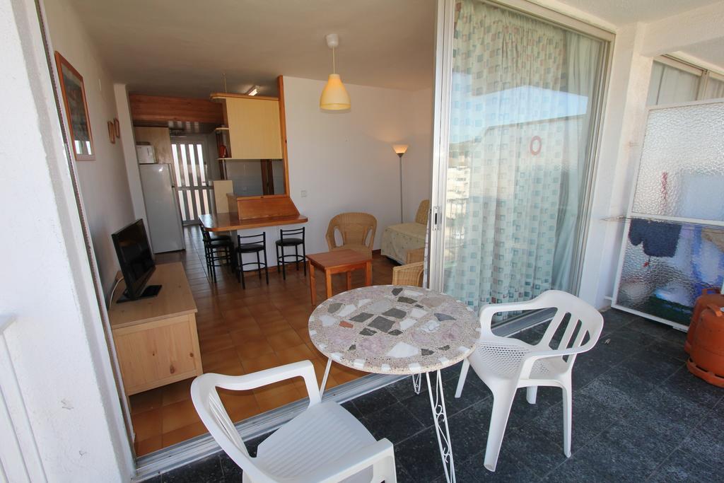 Estudis Africa Apartment Segur de Calafell Exterior photo