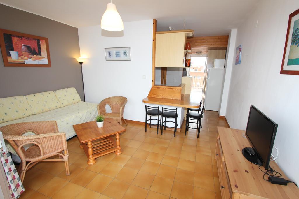 Estudis Africa Apartment Segur de Calafell Exterior photo