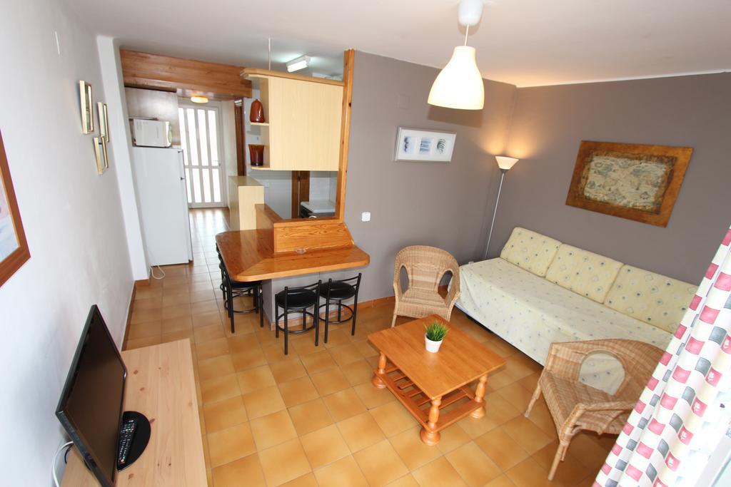 Estudis Africa Apartment Segur de Calafell Exterior photo